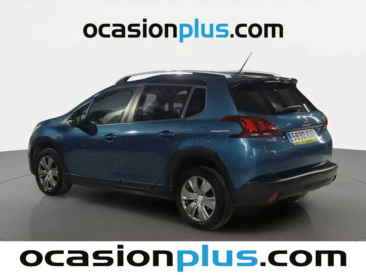 Usado Peugeot 2008 Signature Sky 100 CV (73 kW) 2019 Verde SUV