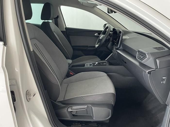 Usado Seat Leon Style 116 CV (85 kW) 2025 Blanco Berlina