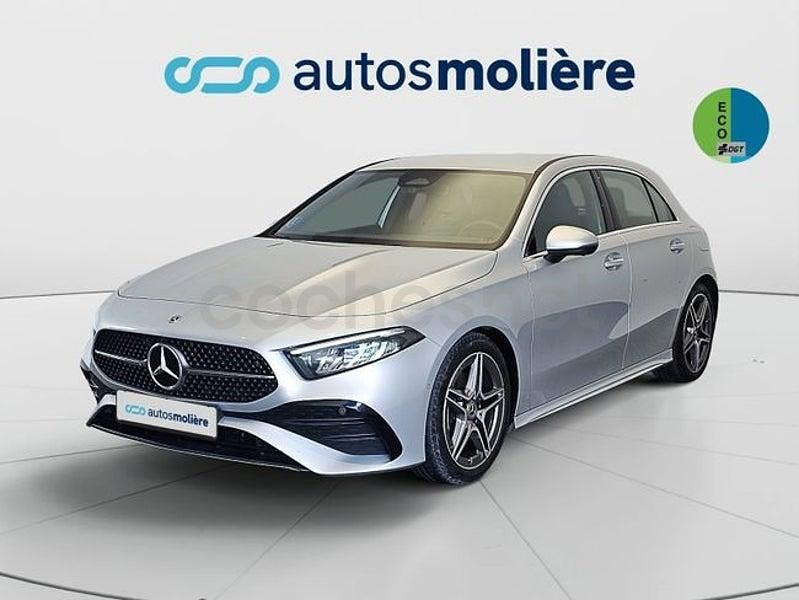 Usado Mercedes A180 136 CV (100 kW) 2023 Gris / plata Berlina