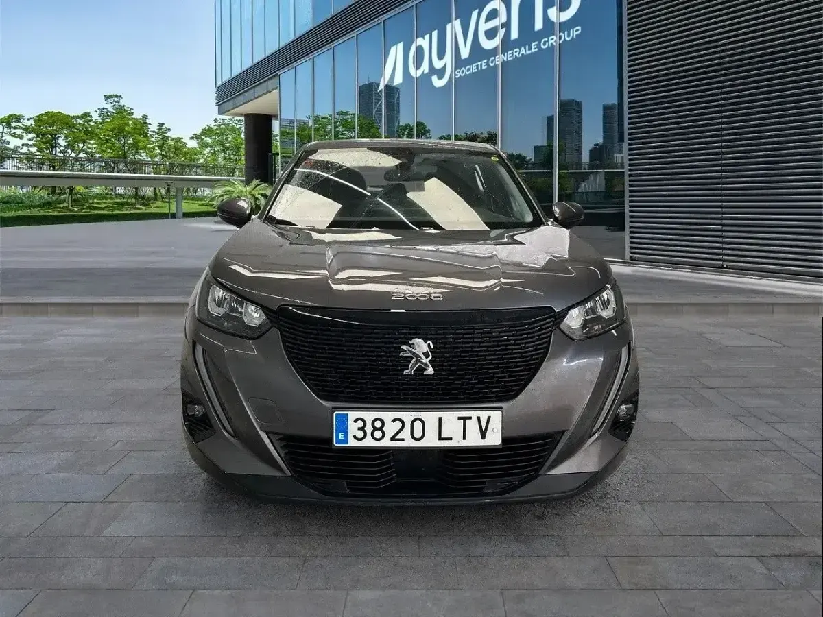 Usado Peugeot 2008 Active 110 CV (80 kW) 2021 Gris SUV