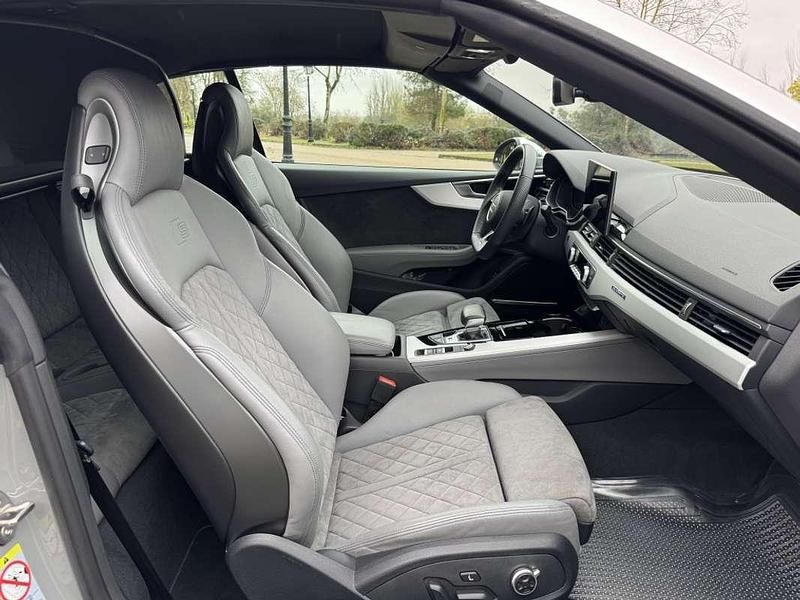 Usado Audi S5 Cabriolet Ambiente 354 CV (260 kW) 2020 Gris Descapotable