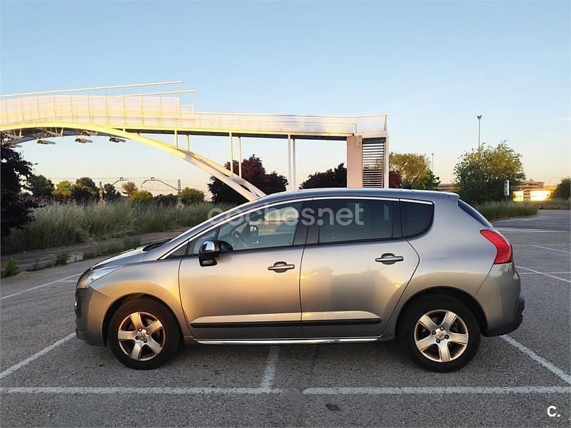 Usado Peugeot 3008 Allure 115 CV (84 kW) 2012 Beige Berlina