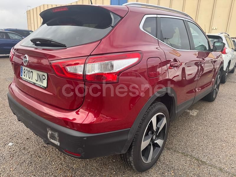 Usado Nissan Qashqai N-Vision 163 CV (119 kW) 2016 Granate SUV
