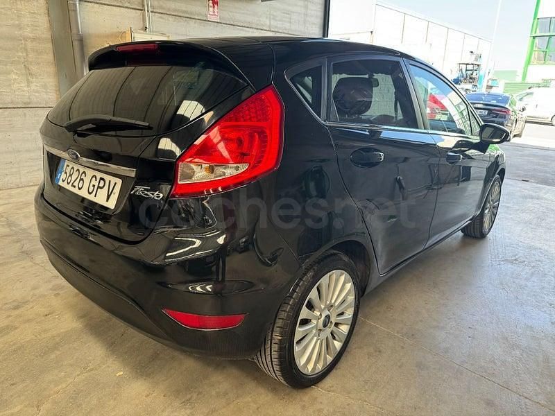 Usado Ford Fiesta Titanium 96 CV (70 kW) 2009 Negro Utilitario
