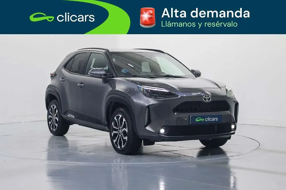 Usado Toyota Yaris Cross Active 92 CV (67 kW) 2024 Gris SUV