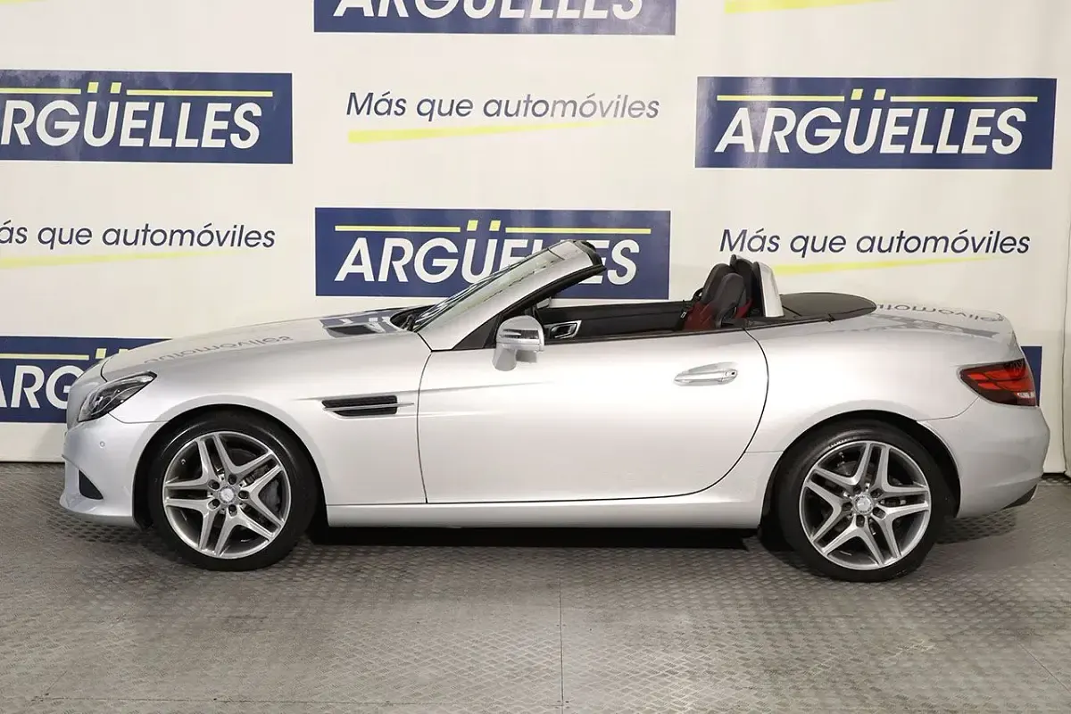 Usado Mercedes SLC300 245 CV (180 kW) 2016 Gris metalizado