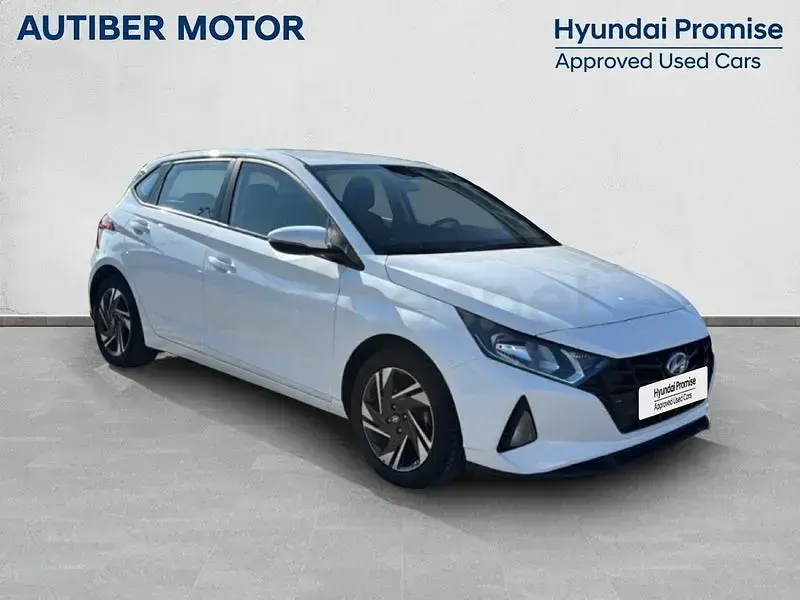Usado Hyundai i20 84 CV (61 kW) 2021 Blanco Utilitario