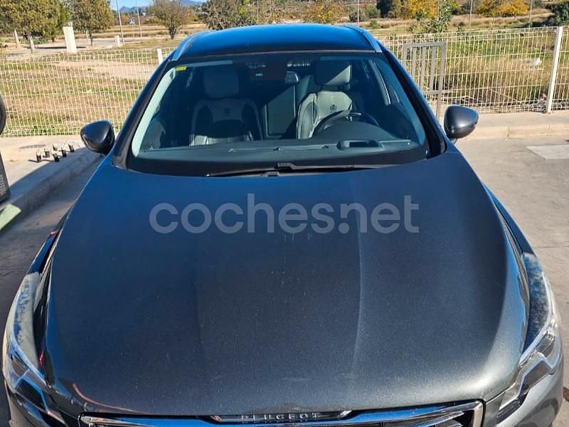 Usado Peugeot 508 SW Allure 150 CV (110 kW) 2015 Gris / plata Familiar