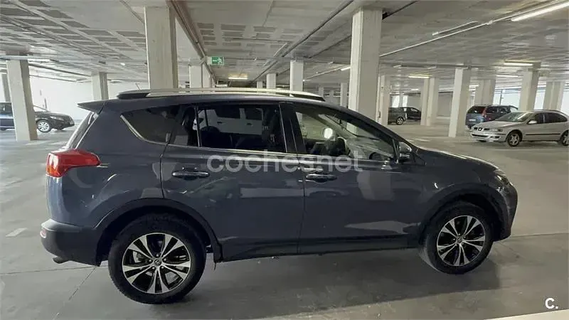 Usado Toyota RAV4 Advance 124 CV (91 kW) 2014 Azul SUV