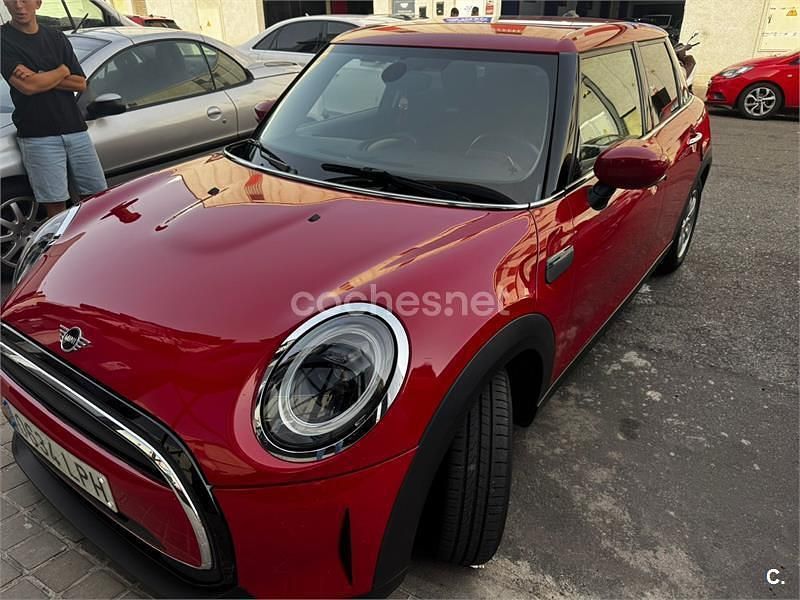 Usado Mini ONE 102 CV (75 kW) 2021 Rojo Utilitario