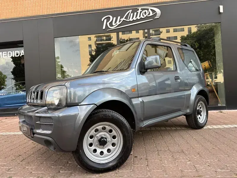 Usado Suzuki Jimny 85 CV (62 kW) 2007 Gris / plata SUV