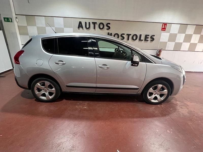 Usado Peugeot 3008 Premium 110 CV (80 kW) 2009 Gris / plata Berlina
