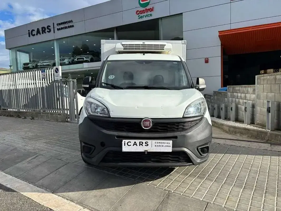 Usado Fiat Doblò 105 CV (77 kW) 2015 Blanco Monovolumen