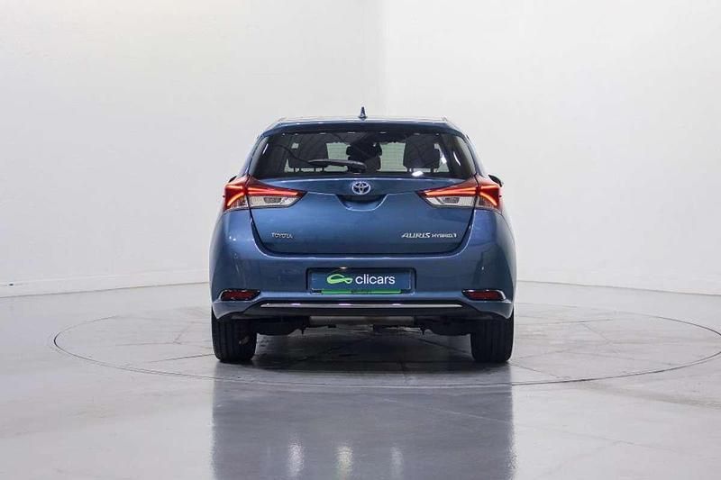 Usado Toyota Auris Hybrid Advance 99 CV (72 kW) 2016 Azul Berlina