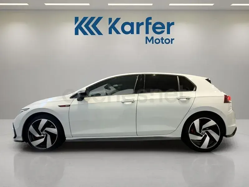 Usado VW Golf VIII GTI 245 CV (180 kW) 2021 Blanco Berlina