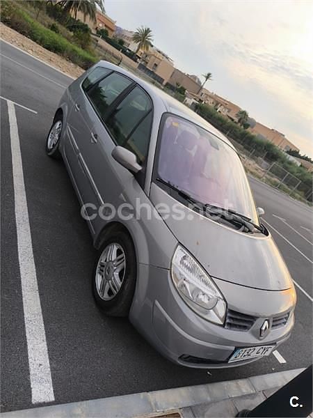 Usado Renault Grand Scénic II Dynamique 120 CV (88 kW) 2004 Beige Monovolumen