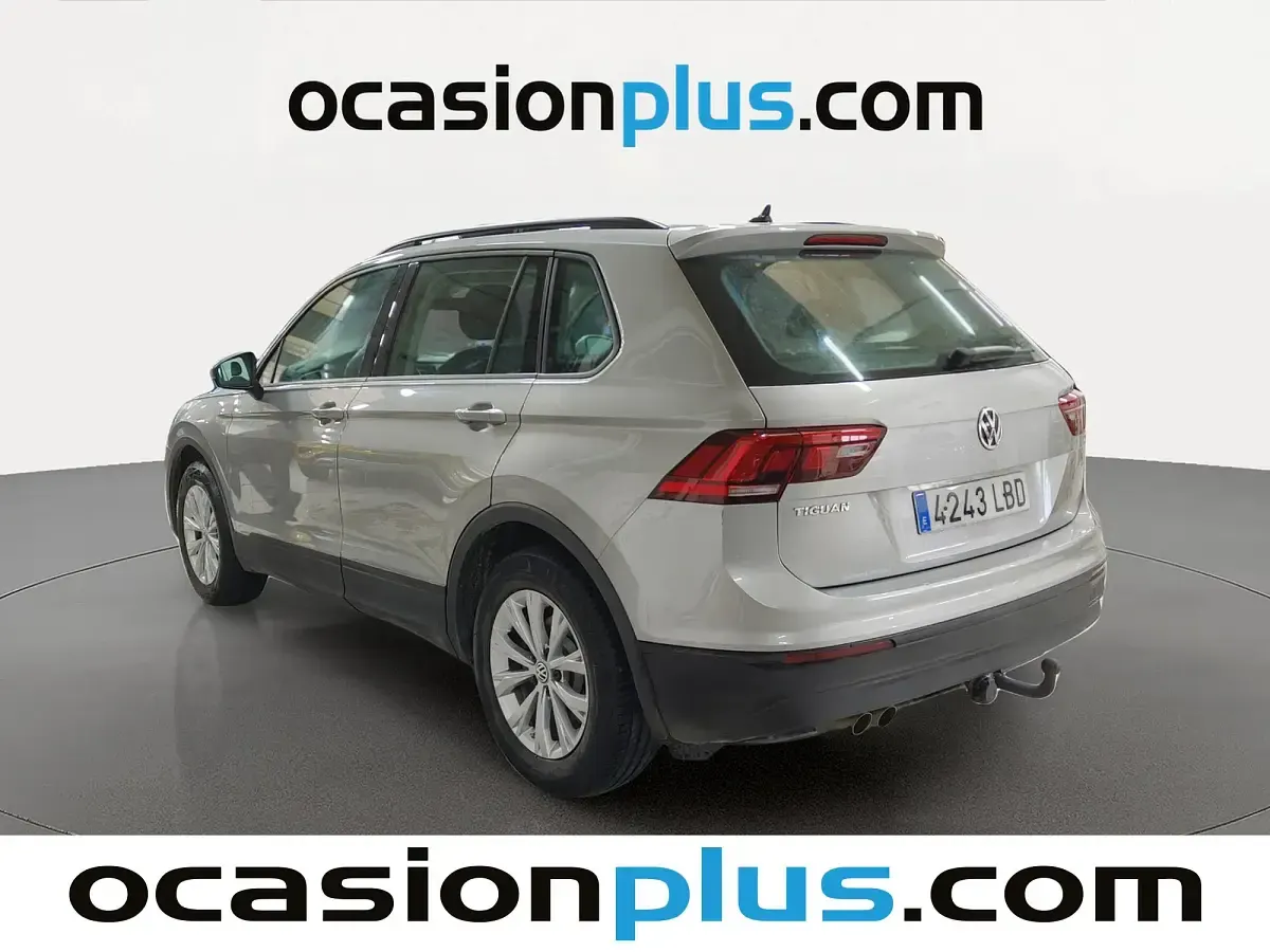 Usado VW Tiguan Edition 131 CV (96 kW) 2019 Gris plata SUV
