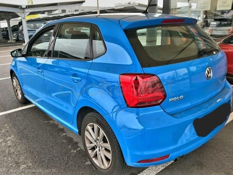 Usado VW Polo Advance 90 CV (66 kW) 2015 Azul Berlina