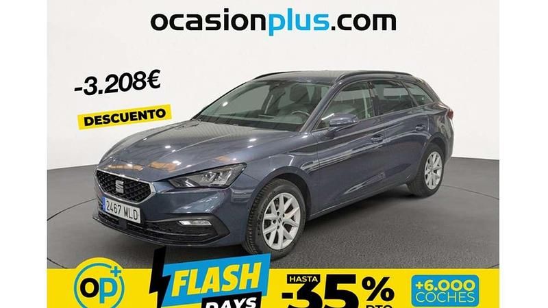Usado Seat Leon ST Style 131 CV (96 kW) 2023 Gris Familiar
