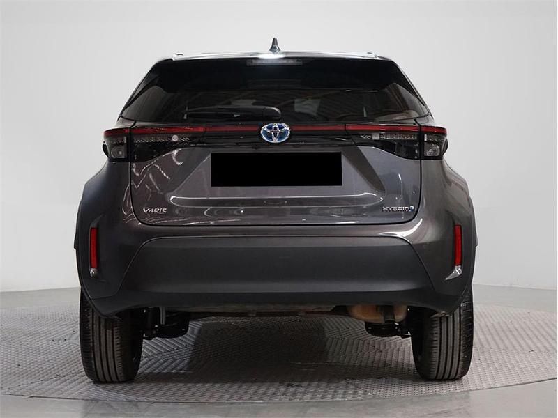 Usado Toyota Yaris Hybrid Style 116 CV (85 kW) 2021 Gris ágata