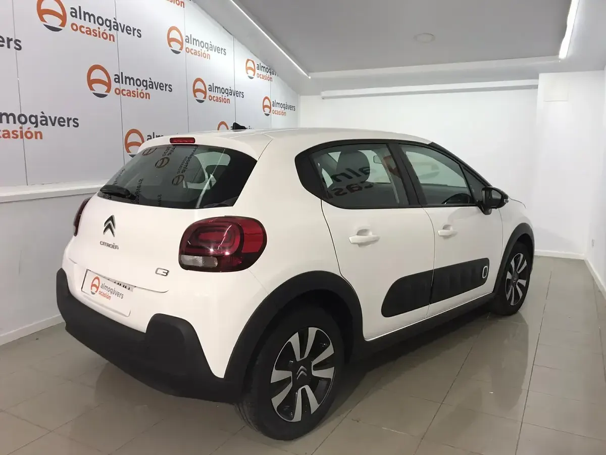 Usado Citroën C3 Feel 83 CV (61 kW) 2022 Blanco banquise Utilitario