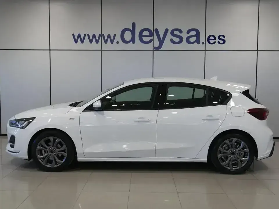 Usado Ford Focus ST-Line 125 CV (91 kW) 2023 Blanco Berlina