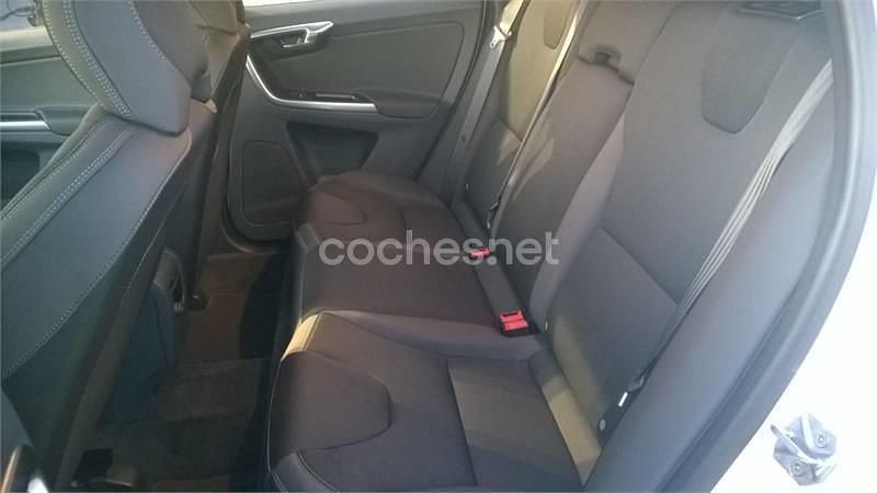 Usado Volvo XC60 Momentum 181 CV (133 kW) 2014 Blanco SUV