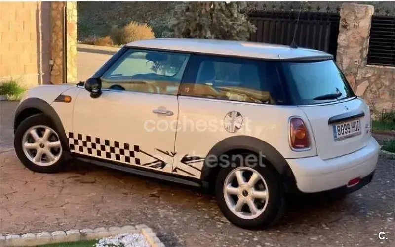 Usado Mini ONE 75 CV (55 kW) 2011 Blanco Utilitario