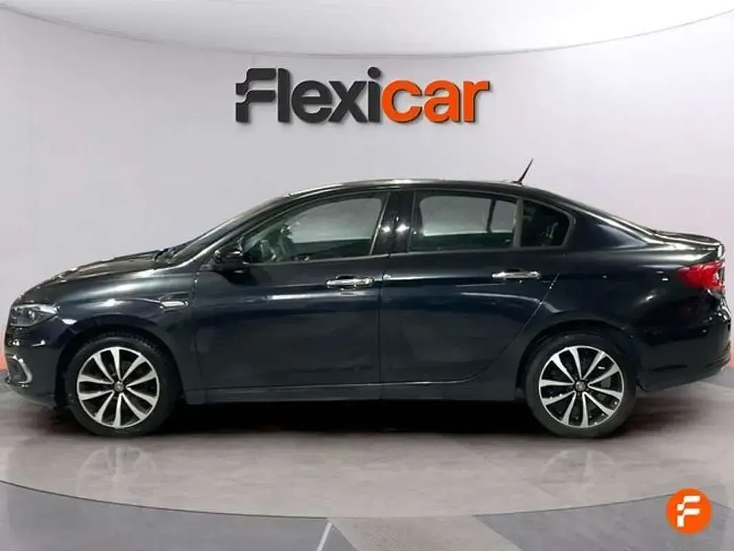 Usado Fiat Tipo Easy 95 HP (69 kW) 2019 Preto Sedan