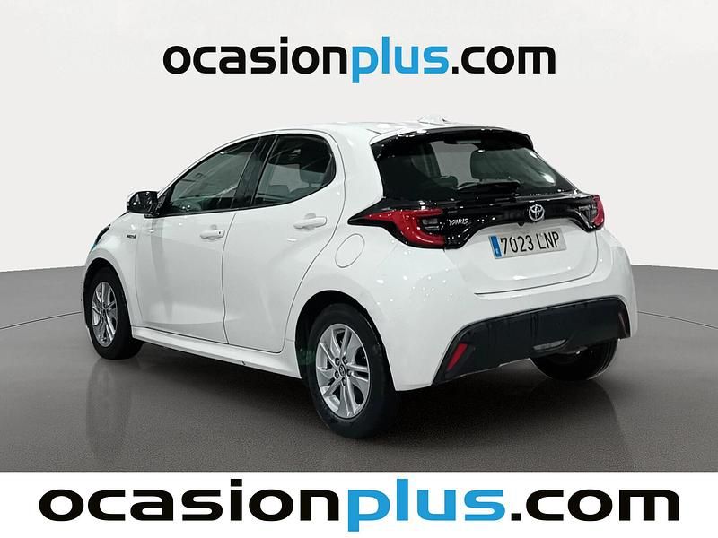 Usado Toyota Yaris Hybrid Active 116 CV (85 kW) 2021 Blanco