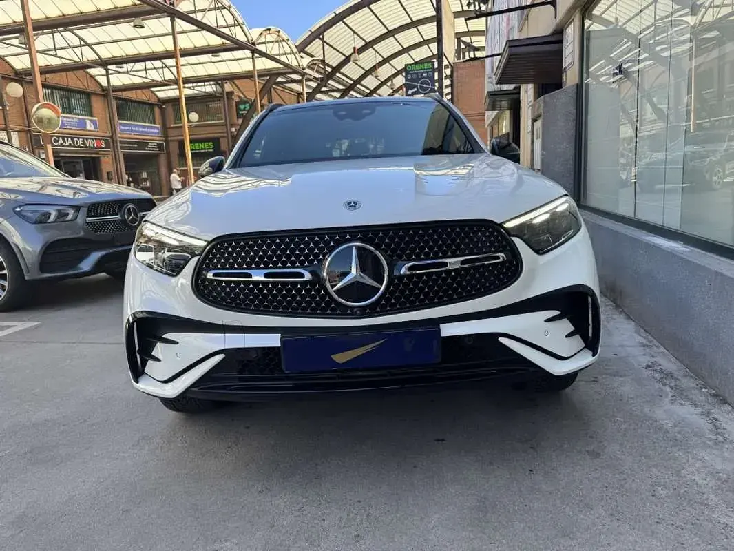 Usado Mercedes GLC300e 313 CV (230 kW) 2024 Blanco SUV