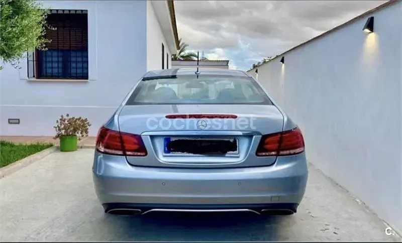 Usado Mercedes E220 Elegance 170 CV (125 kW) 2014 Gris / plata Coupe