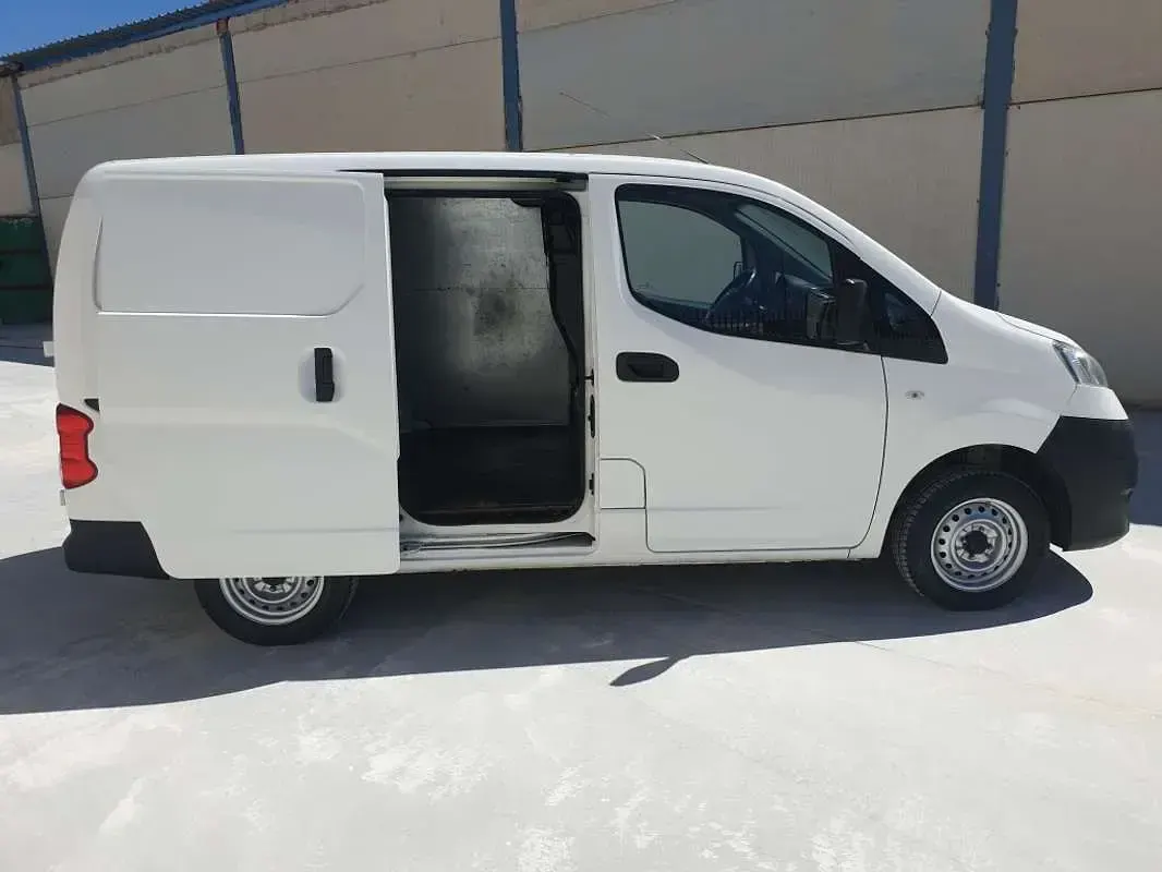 Usado Nissan NV200 90 CV (66 kW) 2014 Blanco Monovolumen