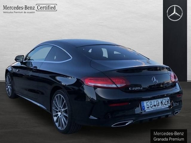 Usado Mercedes C220 AMG line 170 CV (125 kW) 2019 Negro Coupe