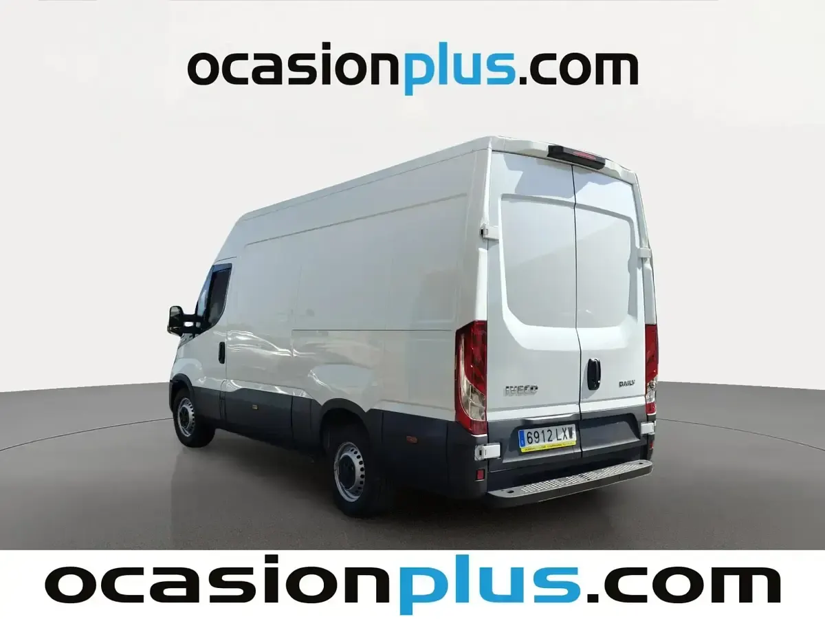 Usado Iveco Daily 156 CV (114 kW) 2022 Blanco Berlina