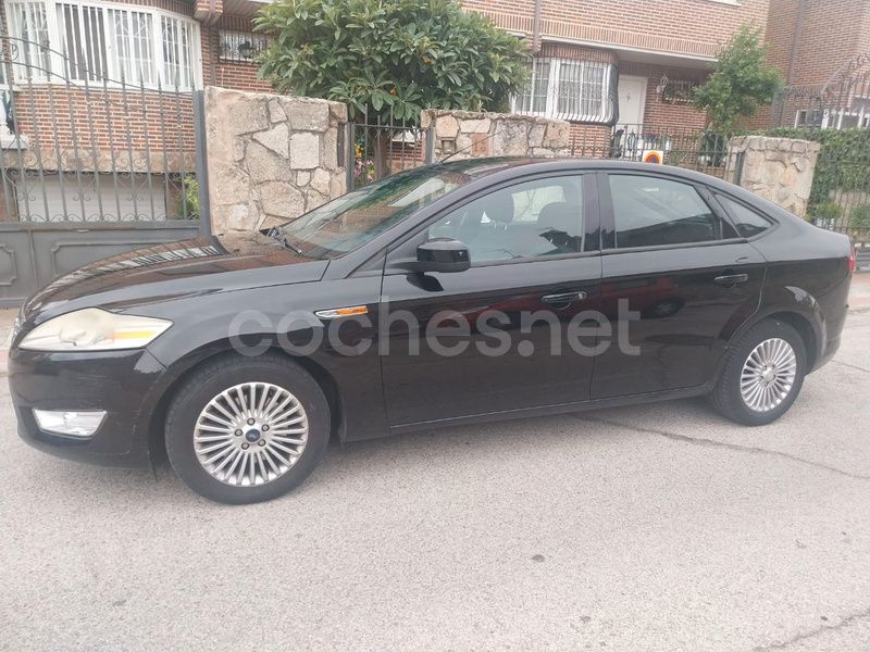 Negro Usado 2007 Ford Mondeo Trend Berlina | 2800 € (Precio justo) - Imagen 1/4