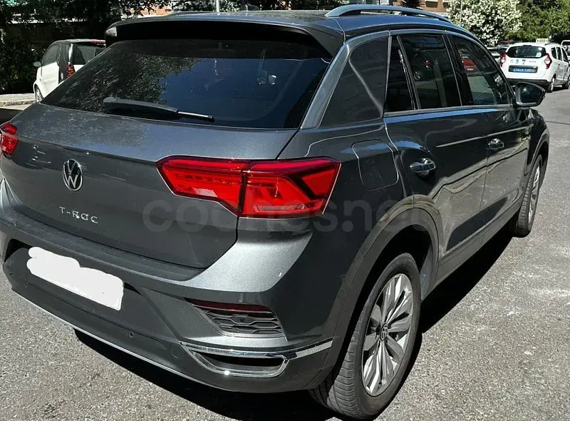 Usado VW T-Roc Advance 110 CV (80 kW) 2021 Gris / plata SUV