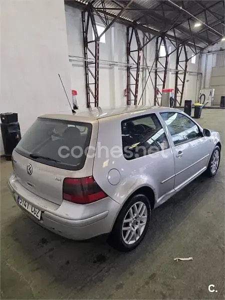 Usado VW Golf IV Advance 100 CV (73 kW) 2003 Blanco Berlina
