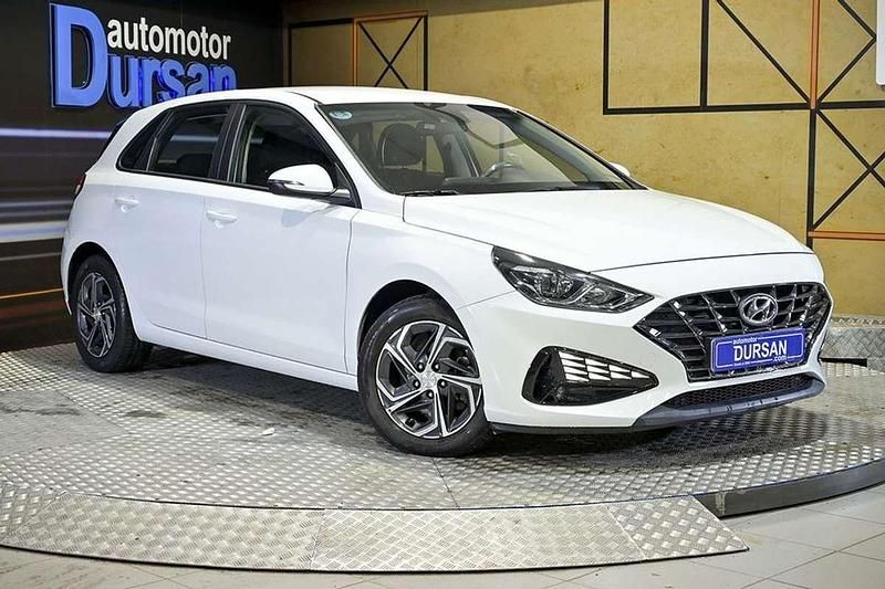 Usado Hyundai i30 116 CV (85 kW) 2021 Blanco Utilitario