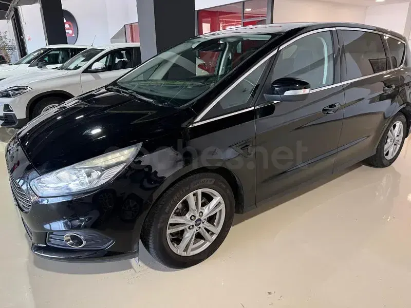 Usado Ford S-MAX Titanium 150 CV (110 kW) 2018 Negro Monovolumen