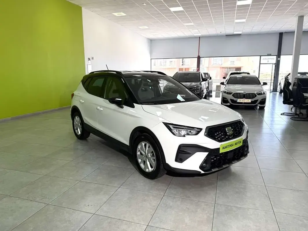 Usado Seat Arona FR 116 CV (85 kW) 2026 Blanco SUV