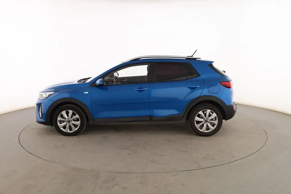 Usado Kia Stonic 101 CV (74 kW) 2022 Azul SUV