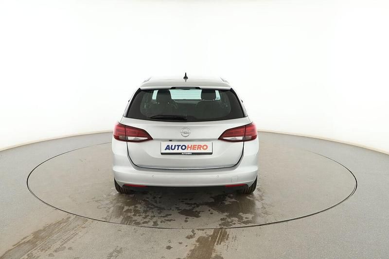 Usado Opel Astra Elegance 145 CV (106 kW) 2020 Gris Familiar