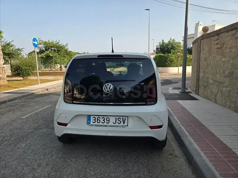 Usado VW up! high up! 75 CV (55 kW) 2016 Blanco Utilitario