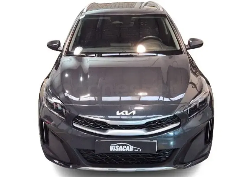 Usado Kia XCeed 100 CV (73 kW) 2024 Gris / plata SUV