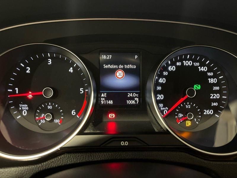 Usado VW Passat Executive 150 CV (110 kW) 2021 Negro Berlina