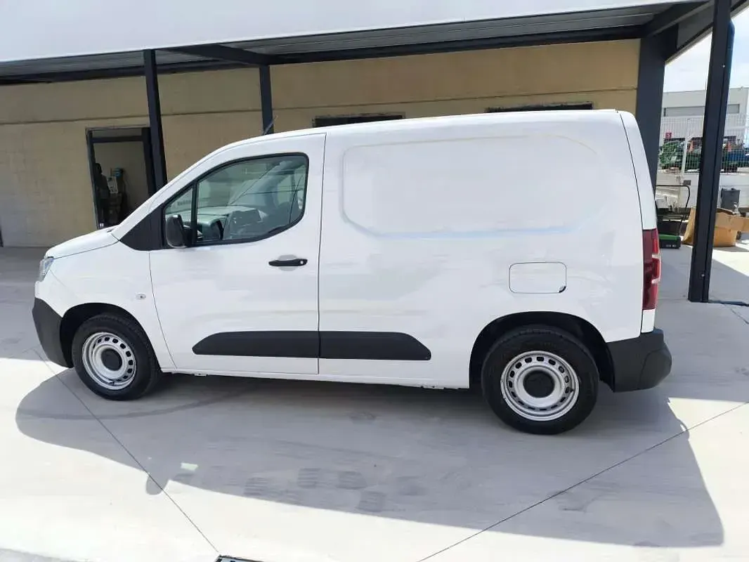 Usado Citroën e-Berlingo 102 CV (75 kW) 2022 Blanco Monovolumen