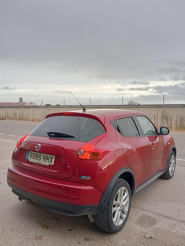 Usado Nissan Juke Acenta 110 CV (80 kW) 2012 Granate SUV