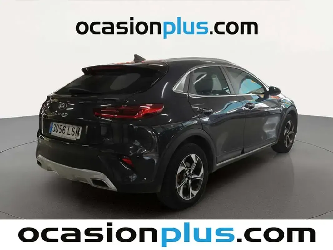 Usado Kia XCeed 120 CV (88 kW) 2021 Gris SUV