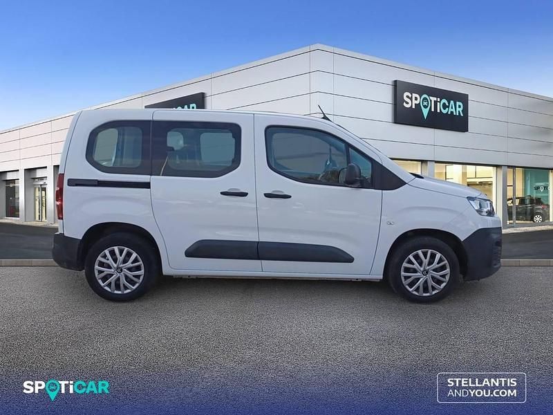 Usado Citroën Berlingo Live 102 CV (75 kW) 2022 Blanco Monovolumen